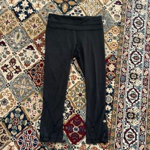 lululemon black crop leggings